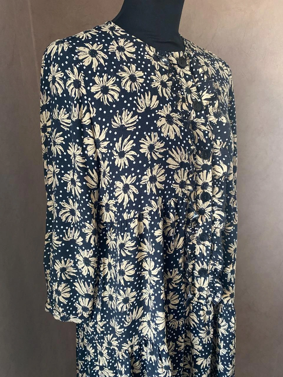 ZARA jurk maat 34 zwart met beige bloemen – Volants & knopen – Bohemien chic stijl – photo 4